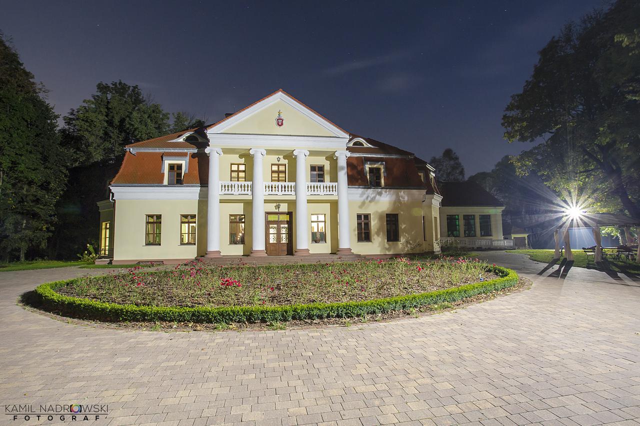 Dwor Slupia Hotel Zarzecze  Exterior foto